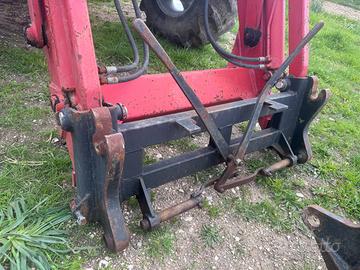 Piastra caricatore trattore