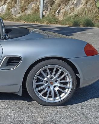 Cerchi e pneumatici  18" per Porsche