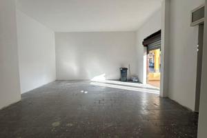 Locale commerciale fronte strada cod. lc089