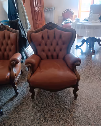 coppia poltrone in vera pelle stile classico