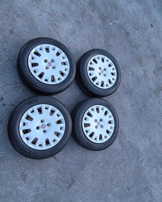 Cerchi e copricerchi FIAT raggio 15