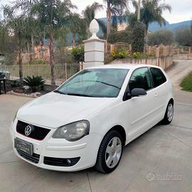 Volkswagen Polo 1.4/80CV 16V 3p. Sportline