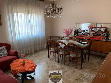 MONFALCONE Via Aquileia Ampio Tricamere A-783