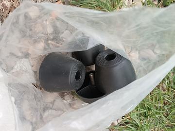 n. 4 piedi per divano o altro