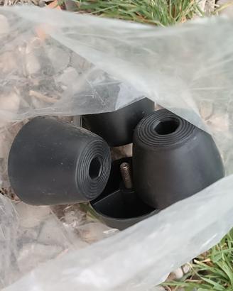 n. 4 piedi per divano o altro