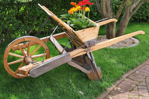 Seminatrice antica da giardino