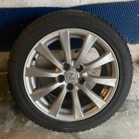 Cerchioni in lega Lexus con pneumatici Dunlop
