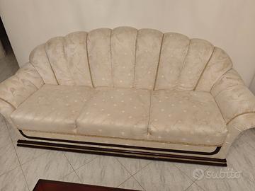 Divano in tessuto trapuntato