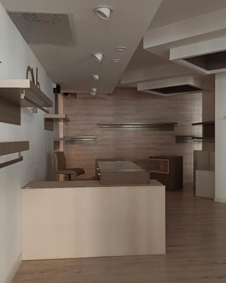 arredamento per negozio 