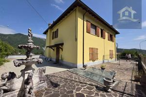 Villa di 417 m² con 4 locali a Palanzano