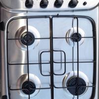 Piano a gas in acciaio inox Indesit