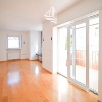 luminoso trilocale con posto auto a Termeno - Via