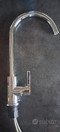 Rubinetto lavabo cucina cromato