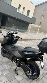 TMax 560 06/2022