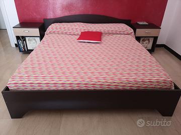 Camera da letto. No doghe e materasso. 