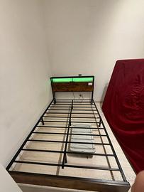 Letto con luci al led