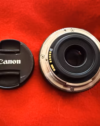 Canon EF-S 24mm f/2.8 STM Pancake per reflex Canon