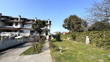 VILLA A SCHIERA D'ANGOLO A CASIER
