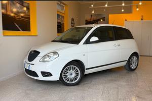 Lancia Ypsilon 1.3 Multijet MOMO DESIGN #6542