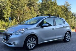 Peugeot 208 1.4 HDi 68 CV 5 porte Allure