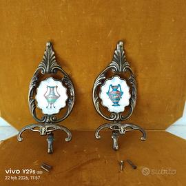 Coppia di appendiabiti vintage in ottone Cervilli