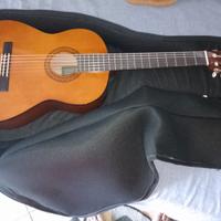 Chitarra classica amplificata