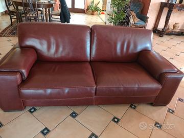 Coppia di divani in cuoio bordeaux 