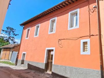 Casa indipendente di 120 m² con 5 locali e box aut