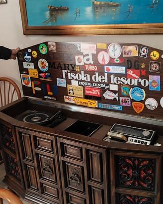 Mobile vintage in legno massiccio anni '70