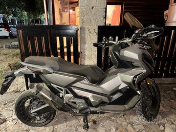 X-Adv750