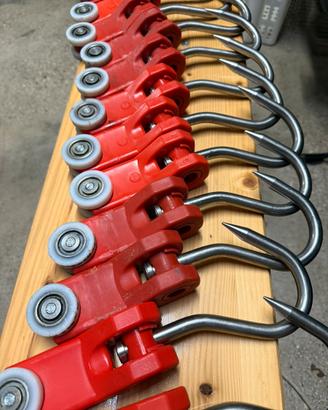 Ganci inox/nylon per guidovia macello