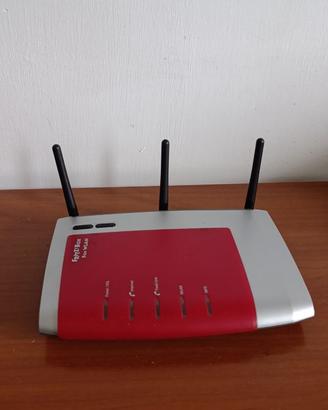 Modem ADSL 2+ FRITZ!Box 7270 VoIP e Wi-Fi vintage