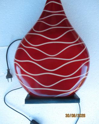 Lampada da tavolo grande in resina