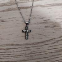 Collanina con croce 
