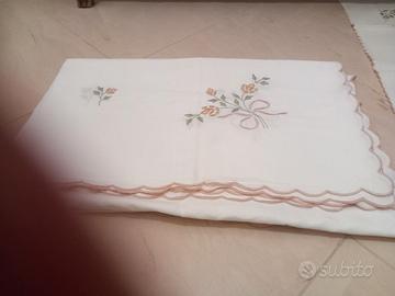 Tovaglia ricamata 