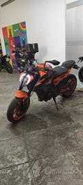 KTM Duke 899 GP + tech pack