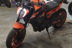 KTM Duke 899 GP + tech pack