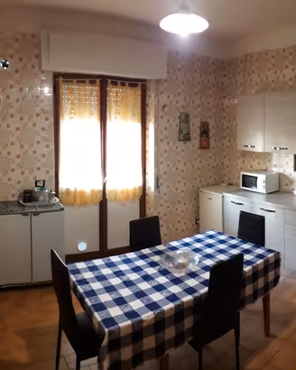 Ampio e silenzioso pentavano, con 2 bagni