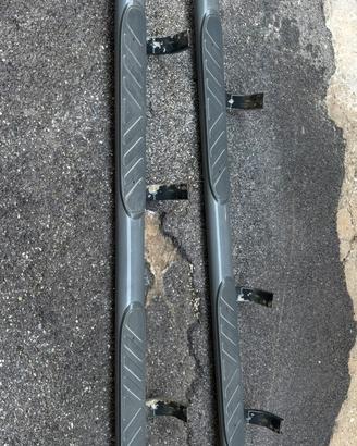 Pedane laterali tubolari originali Nissan Navara