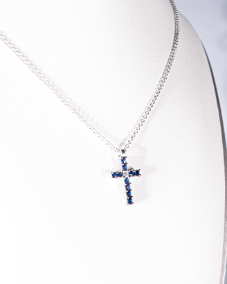 Collana con croce in oro