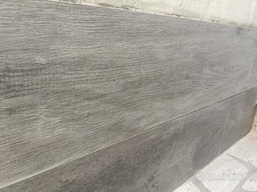 gres porcellanato effetto legno grigio 11 mq