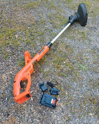 BLACK & DECKER Decespugliatore tagliabordi