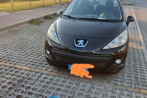 Peugeot 207 1.4 benzina anno 2012