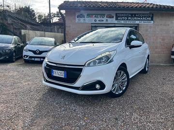 Peugeot 208 PureTech 82 5 porte Black Line