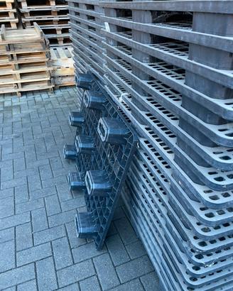 Bancali in Plastica ad incastro usati
