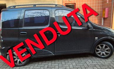 Toyota YARIS Verso 1300 VVT-I 