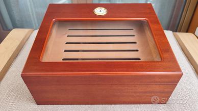 Portasigari in legno con umidificatore e igrometro