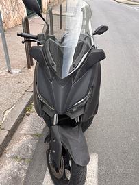 Scooter xmax 300