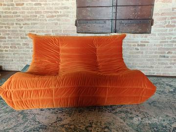 Divano Togo a due posti Ligne Roset in tessuto
