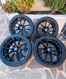 SET CERCHI OZ LEGGERA HLT 8X18 ET35 5X100 NERI